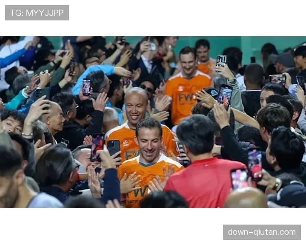 意甲传奇球星巡回赛在都灵举行,皮耶罗、托蒂等人参赛 意甲传奇球星巡回赛在都灵举行,皮耶罗、托蒂等人参赛